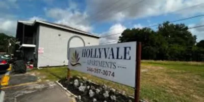 Hollyvale Apartments Houston Photo 6