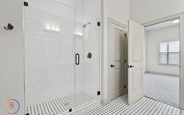 Houston Apartments with Walk-In Showers