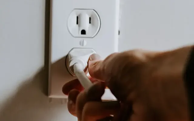 How to Lower Your Electric Bill | Rise Apartments