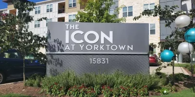 Icon at Yorktown Photo 1