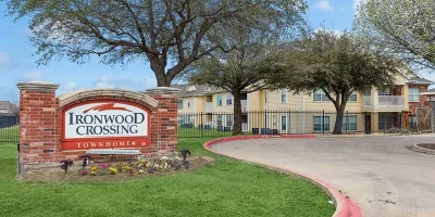 Ironwood Crossing Apartments & Townhomes Fort Worth Image