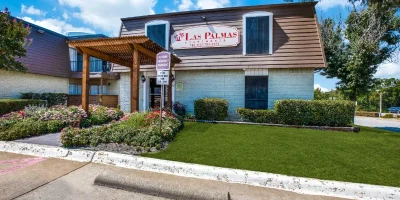Las Palmas Arlington photo 11