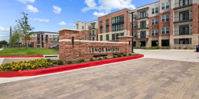 Lenox Bayside Houston Apartments Photo 1