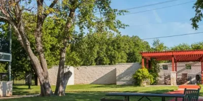 Oak Timbers Fort Worth South Apartments Photo 5