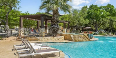 Platinum Shavano Oaks Apartments San Antonio Photo 2