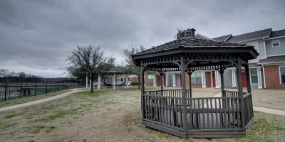 Renaissance Courts Denton Photo 1