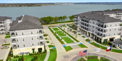 Reveal on the Lake Apartments IMAGE