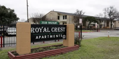 Royal Crest Apartments Photo 03