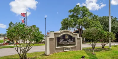 Royal Oaks of Pearland Houston apartment Photo 2