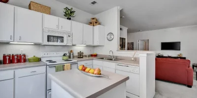 Seven Oaks Apts photo 9