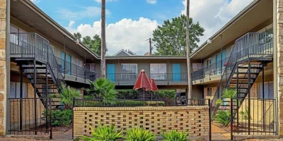 Studio at 1660 Richmond Ave — Montrose Houston