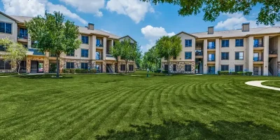 The Canyons Apartments Fort Worth Image