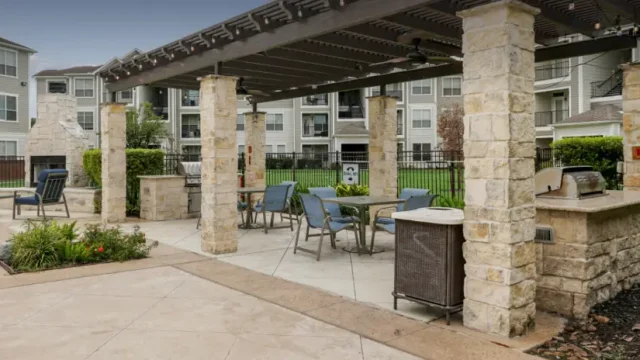 The Henry at Woodland Hills Houston Apartments Photo 3
