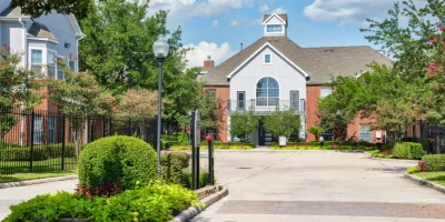 The Trails at Eldridge Parkway Rise apartments Houston Photo 1