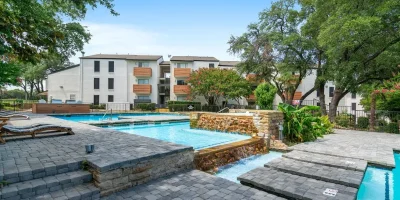 Tides on Esperanza Dallas Photo 6
