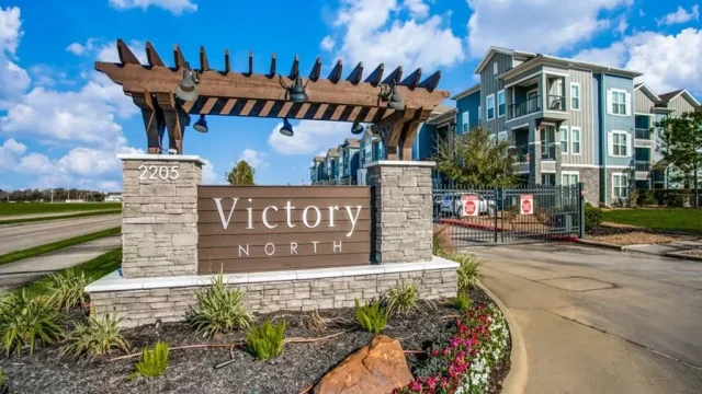 Victory North Houston Rise Apartments Photo 1
