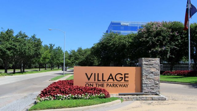 Village on the Parkway Houston Apartments Photo 8