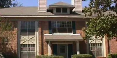 Vinings at Central Dallas Photo 1