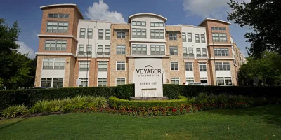 Voyager at Space Center Houston apartment photo 13