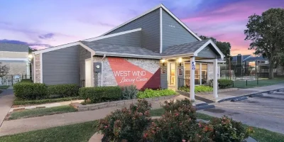 West Wind Apartments Irving Photo 2