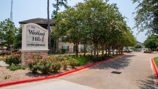 Woodland Hills Luxury Houston Apartments Photos 8